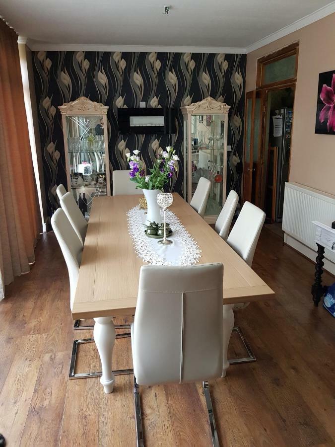 Beautiful Room In Victorian Family Home Ilford Exterior foto
