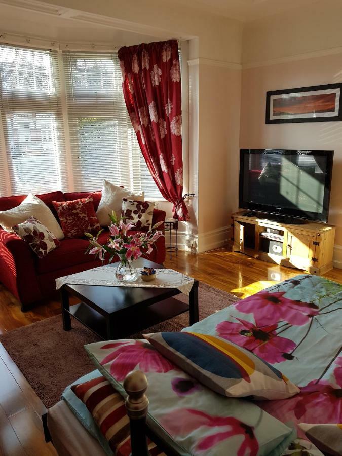 Beautiful Room In Victorian Family Home Ilford Exterior foto